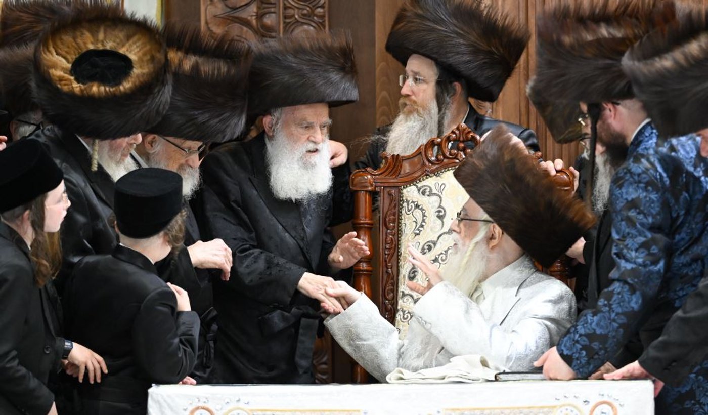 מוצאי ראש השנה בחצר הקודש צאנז