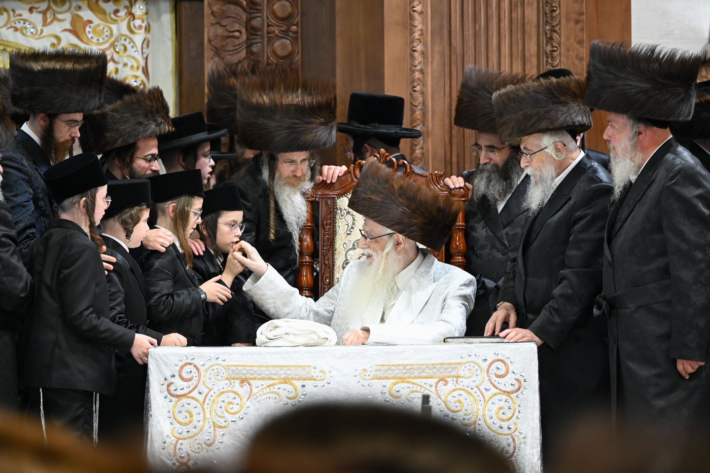 מוצאי ראש השנה בחצר הקודש צאנז