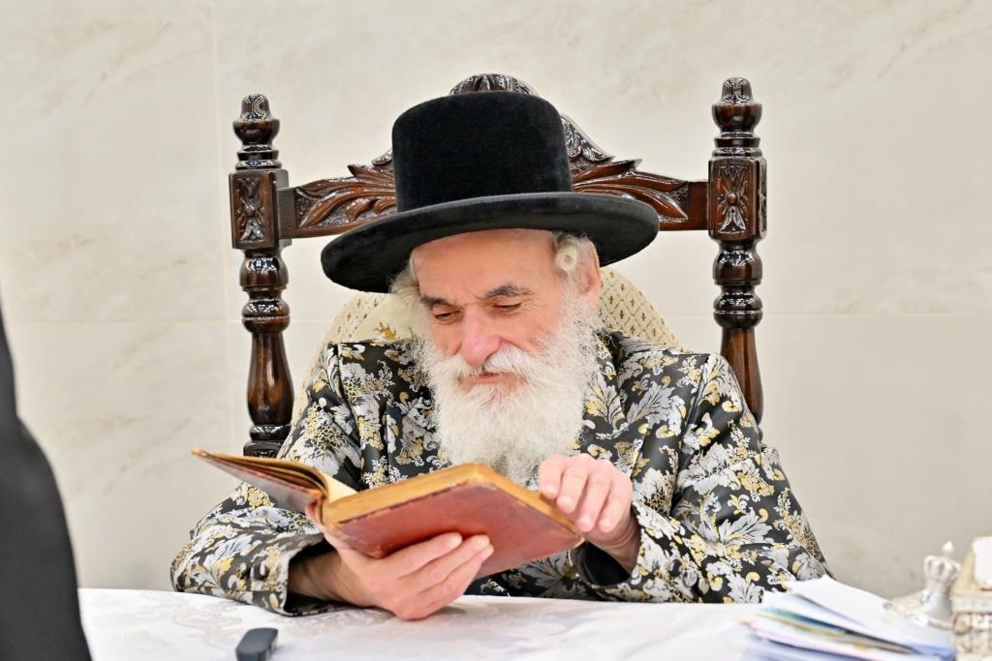 ערב ומוצאי ראש השנה בחצר ויז'ניץ | צילום: יהושע פרוכטר