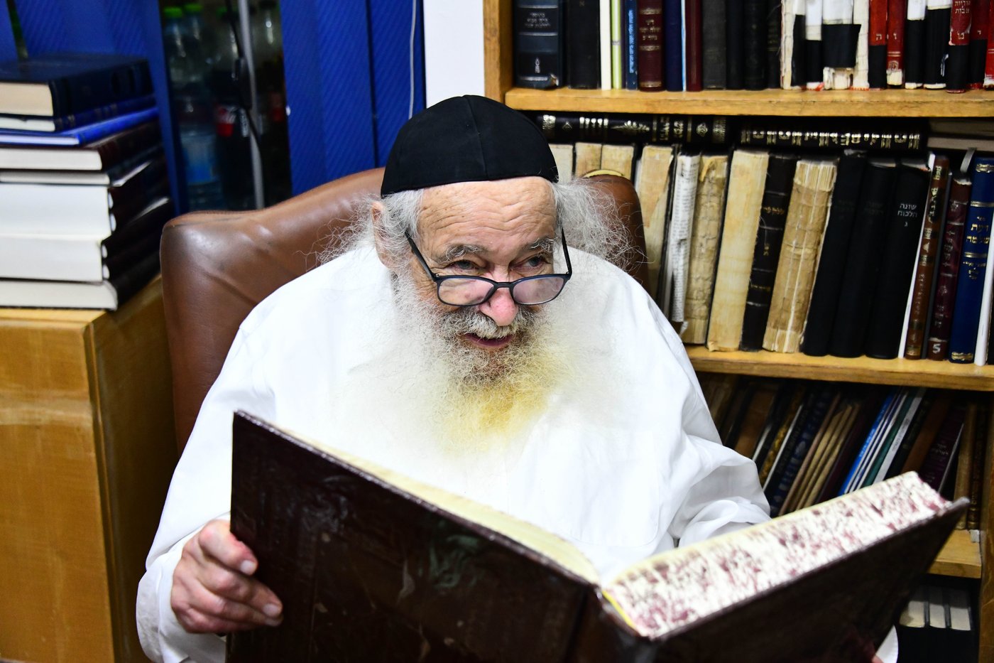 גדולי ישראל בבחירת אתרוגים לקראת חג הסוכות | צילום: שוקי לרר