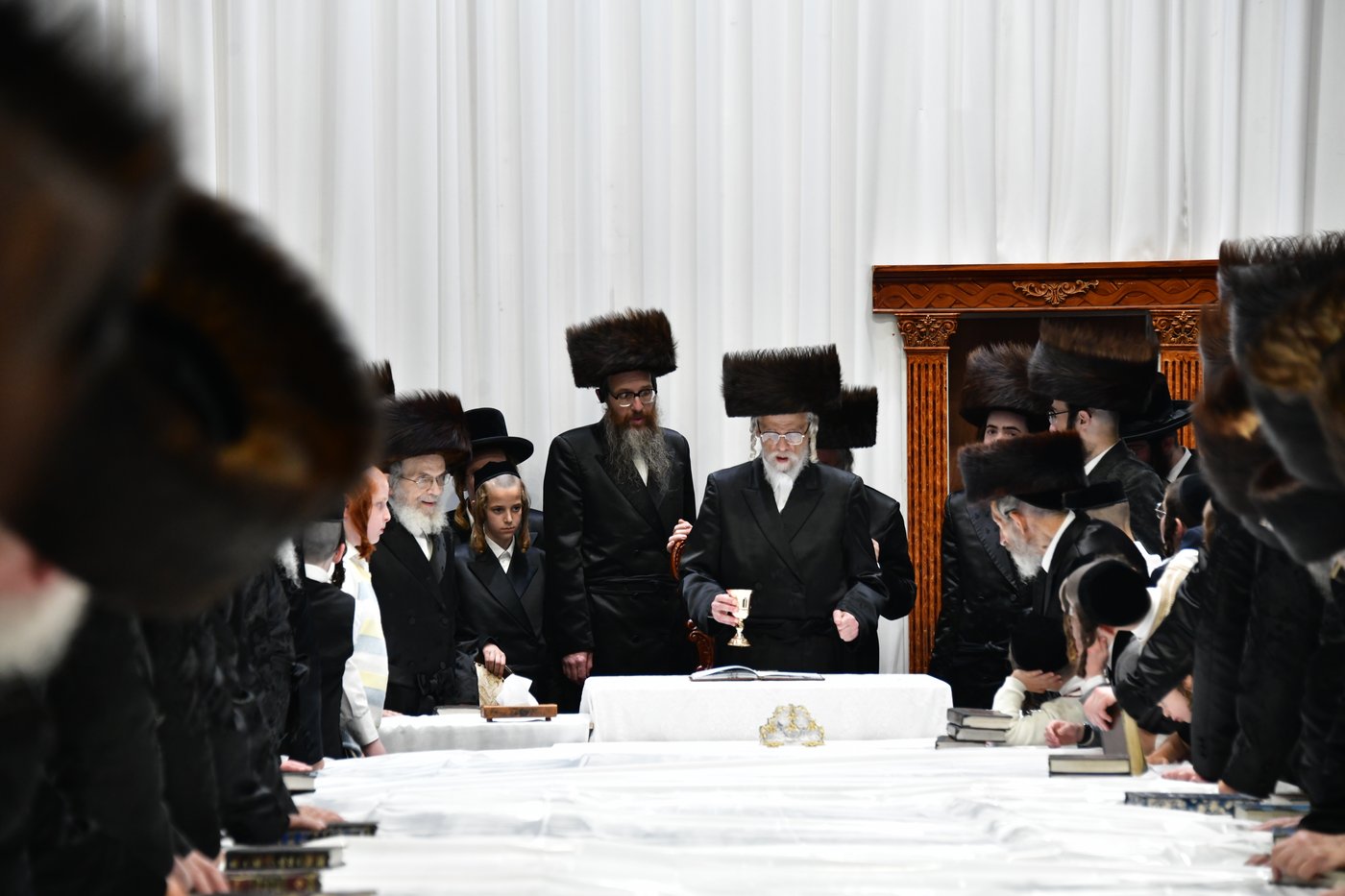 מוצאי ראש השנה בחצר הקודש סערט ויז'ניץ