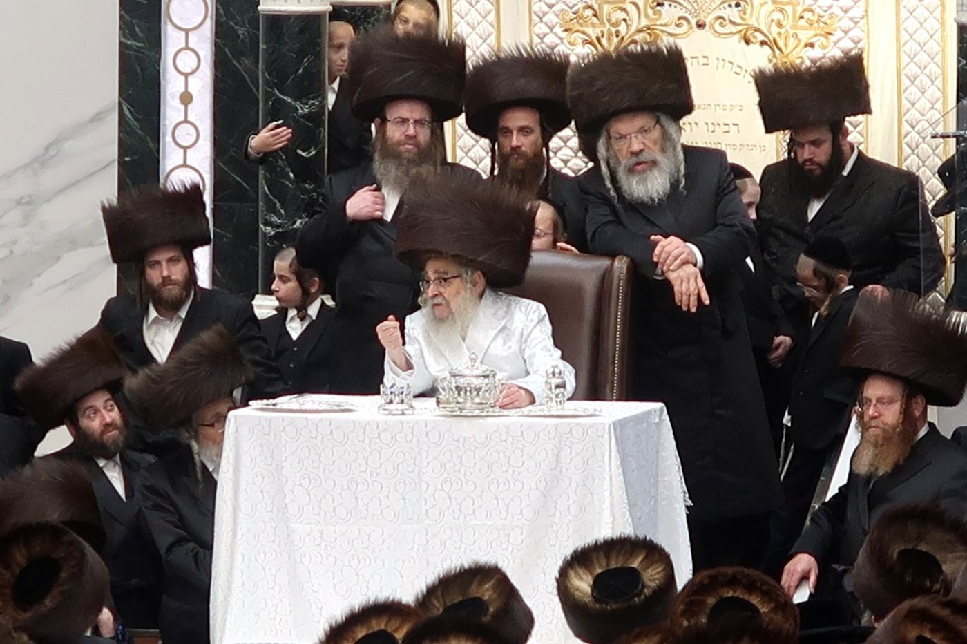 מוצאי ראש השנה בחצר הקודש סאטמר | צילום: בחצרות סאטמאר