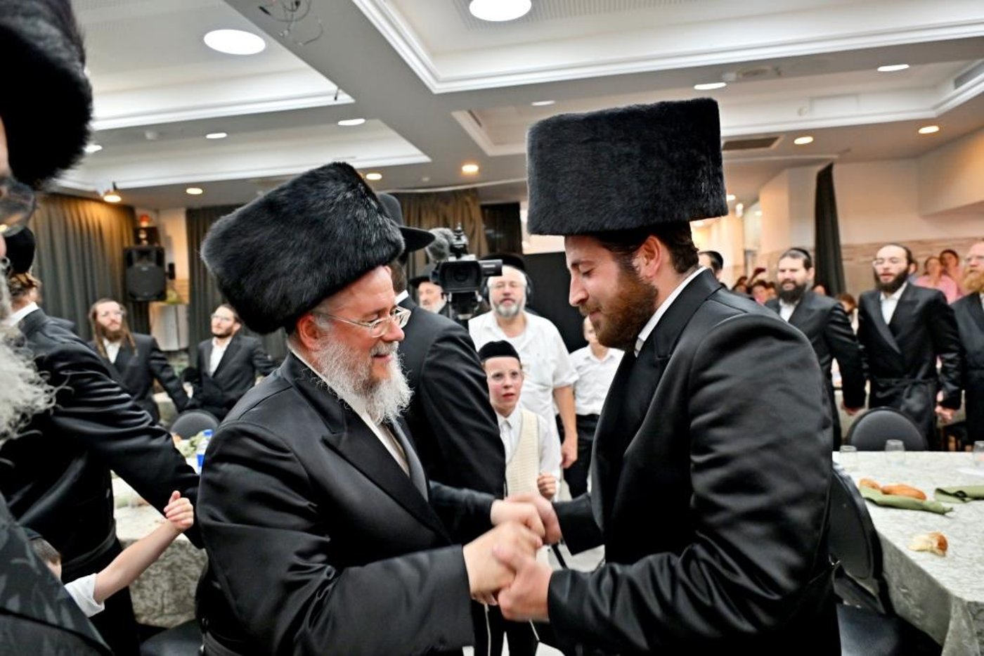 הכנסת ספר תורה באשדוד | צילום: יהושע פרוכטר