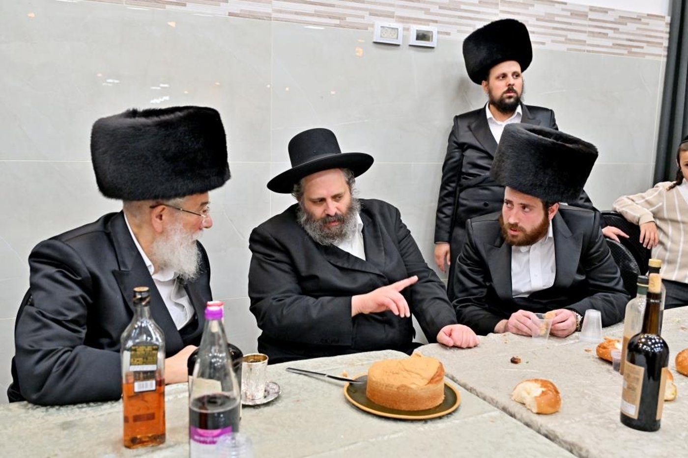 הכנסת ספר תורה באשדוד | צילום: יהושע פרוכטר