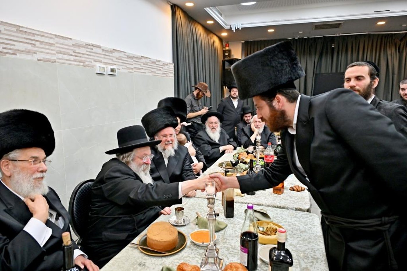 הכנסת ספר תורה באשדוד | צילום: יהושע פרוכטר