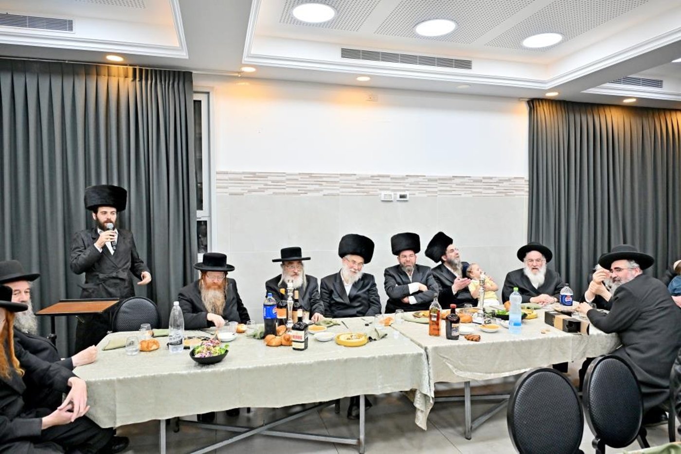 הכנסת ספר תורה באשדוד | צילום: יהושע פרוכטר