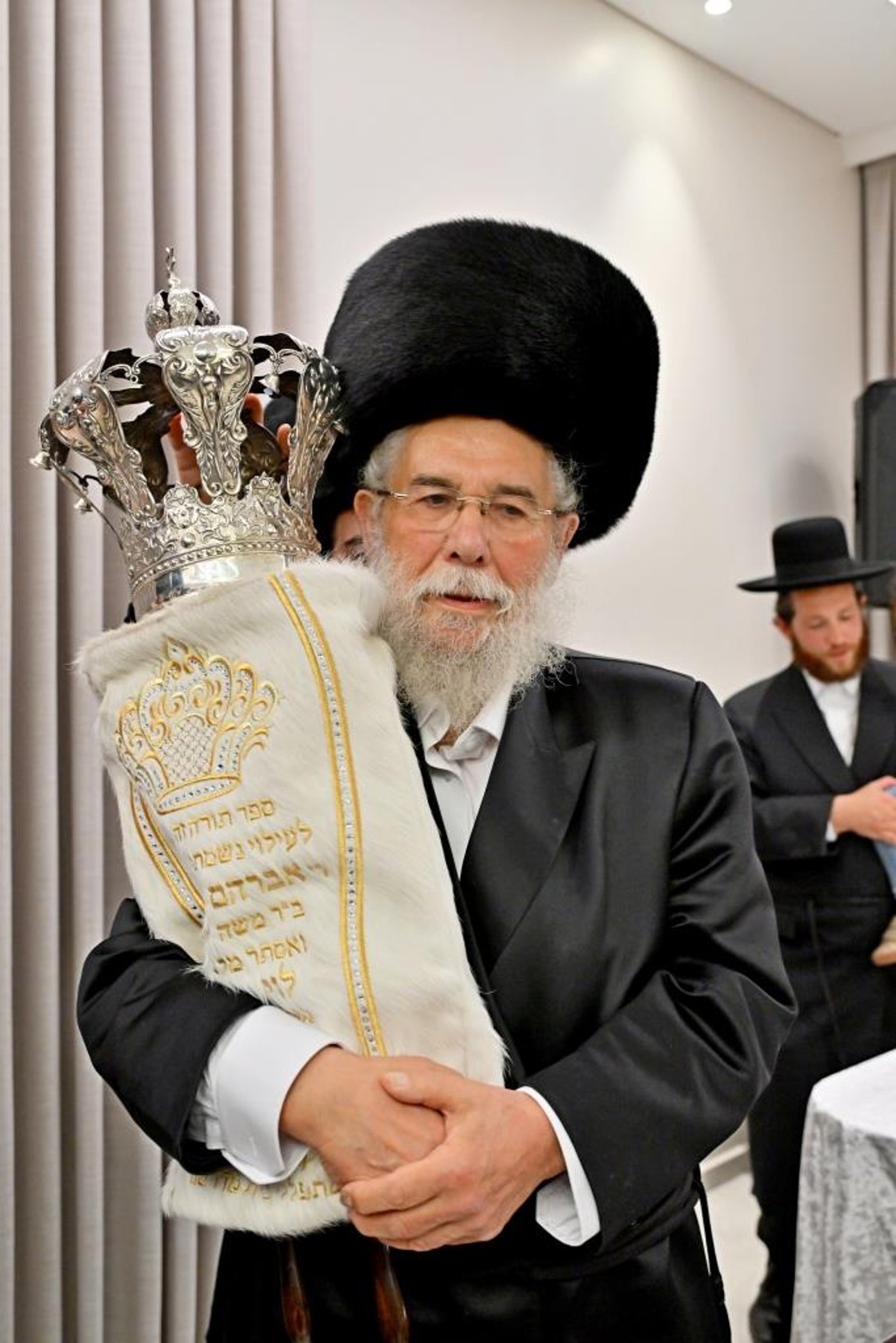 הכנסת ספר תורה באשדוד | צילום: יהושע פרוכטר
