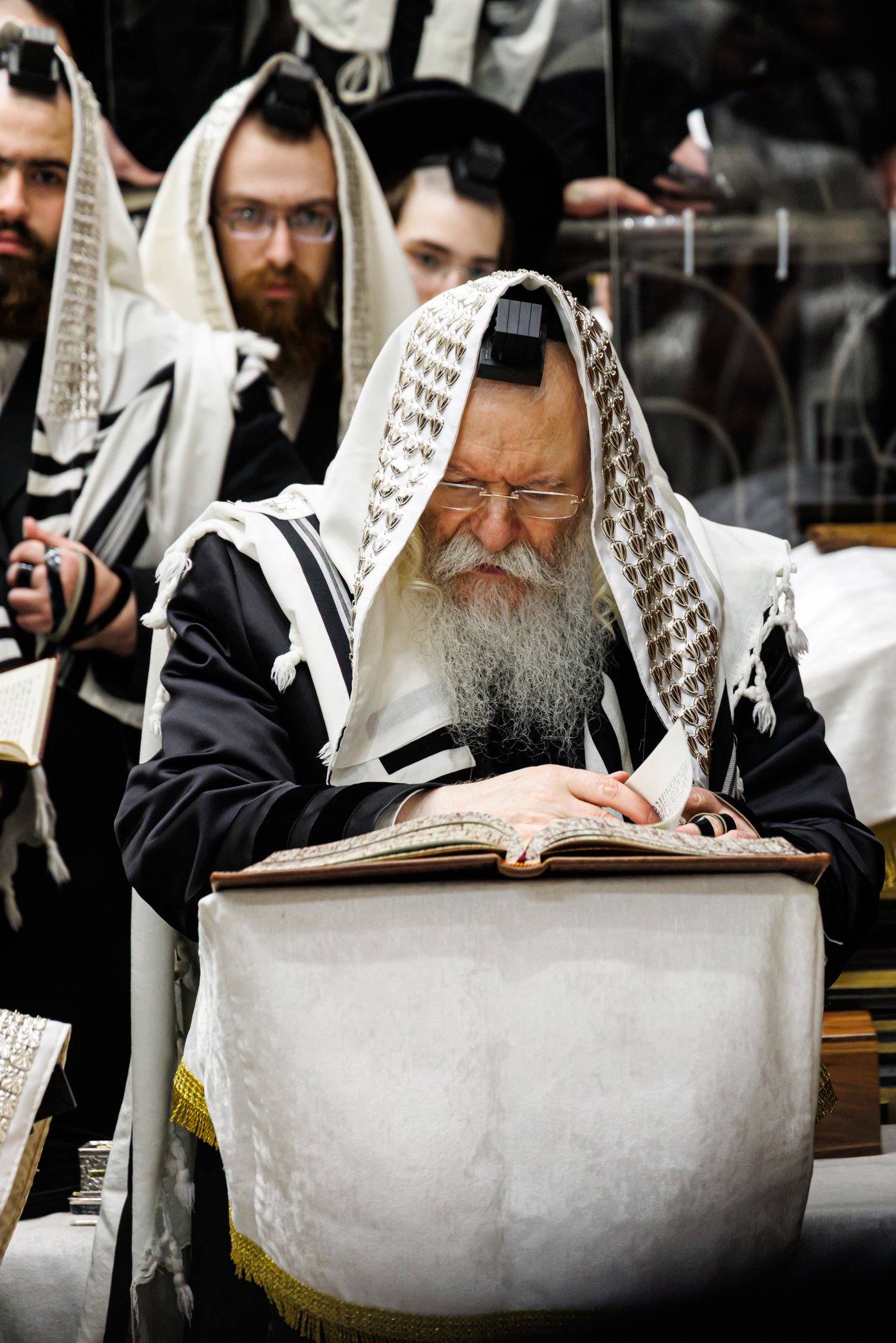ערב ומוצאי ראש השנה בחצר הקודש באבוב