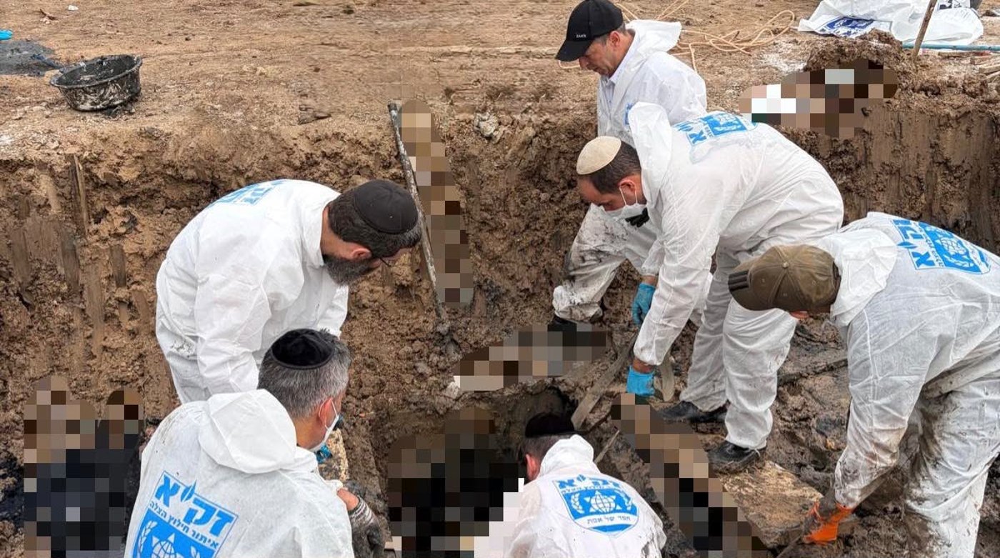 בערב החג: המושל הטיל על הקהילה בבנגקוק לפנות את הקברים