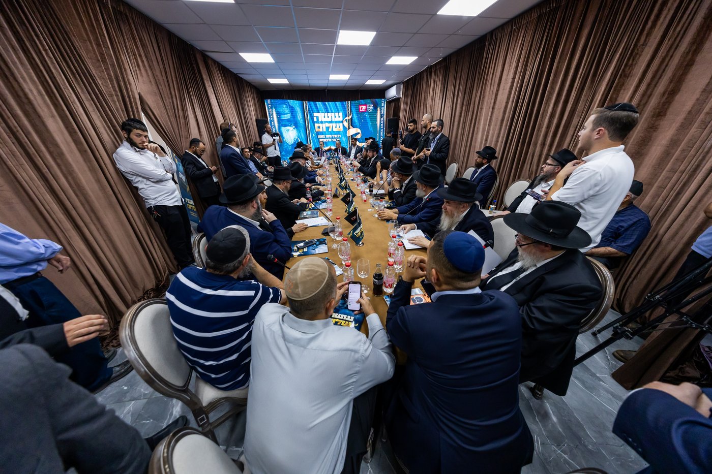 אירוע השקת הספר "עושה שלום" | צילום: מנדי טויטו
