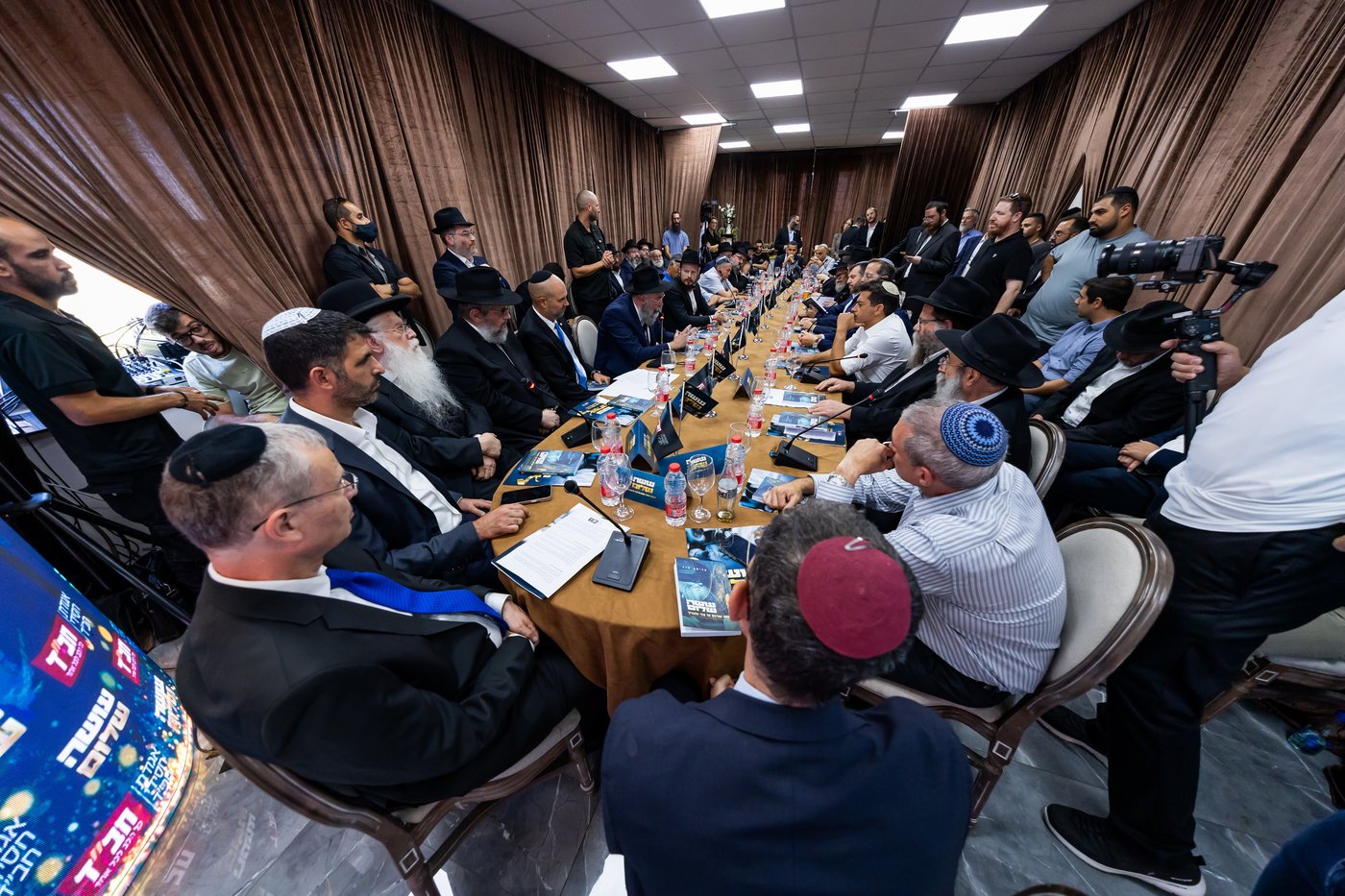 אירוע השקת הספר "עושה שלום" | צילום: מנדי טויטו