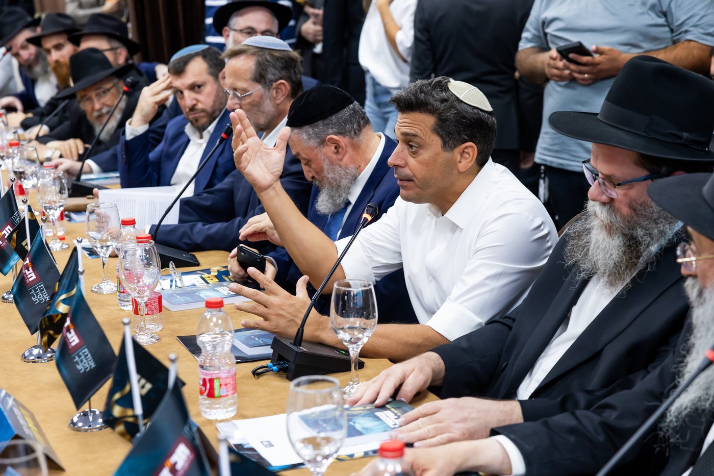 אירוע השקת הספר "עושה שלום" | צילום: מנדי טויטו
