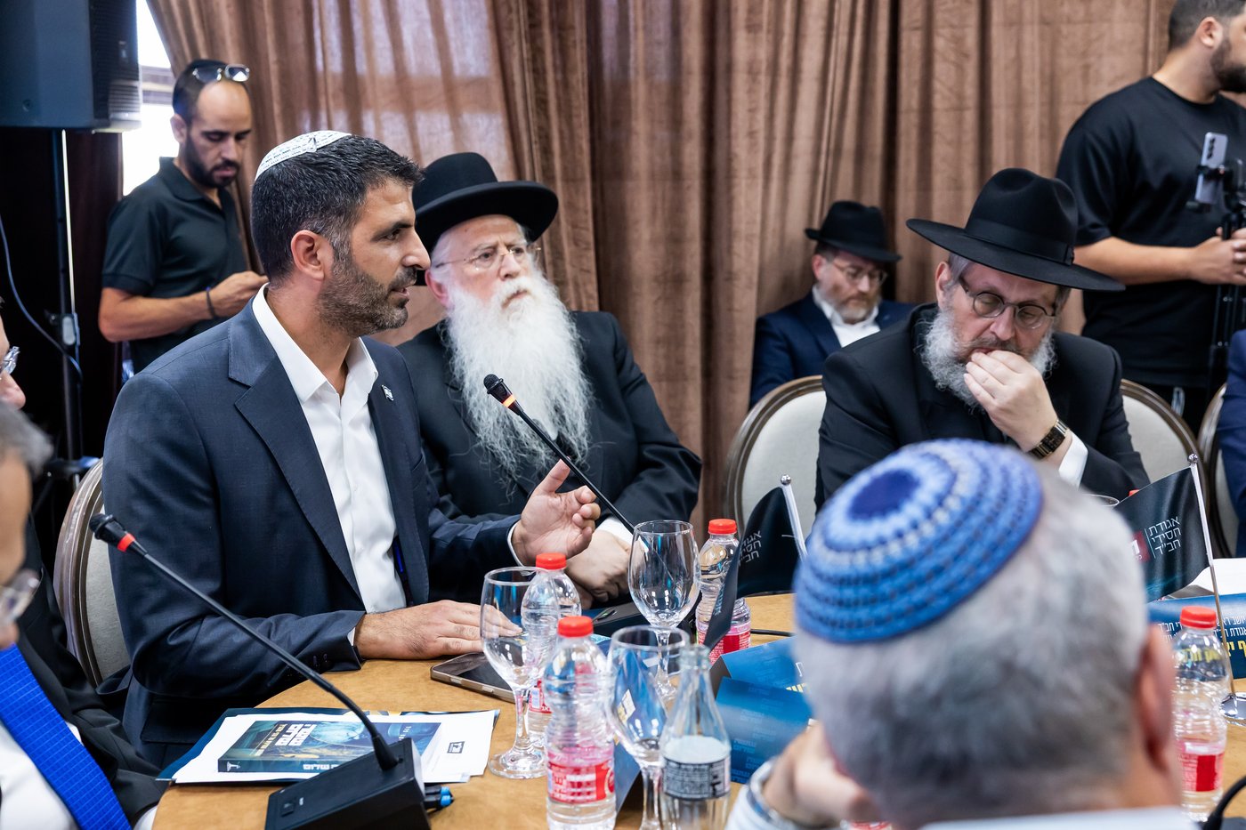 אירוע השקת הספר "עושה שלום" | צילום: מנדי טויטו