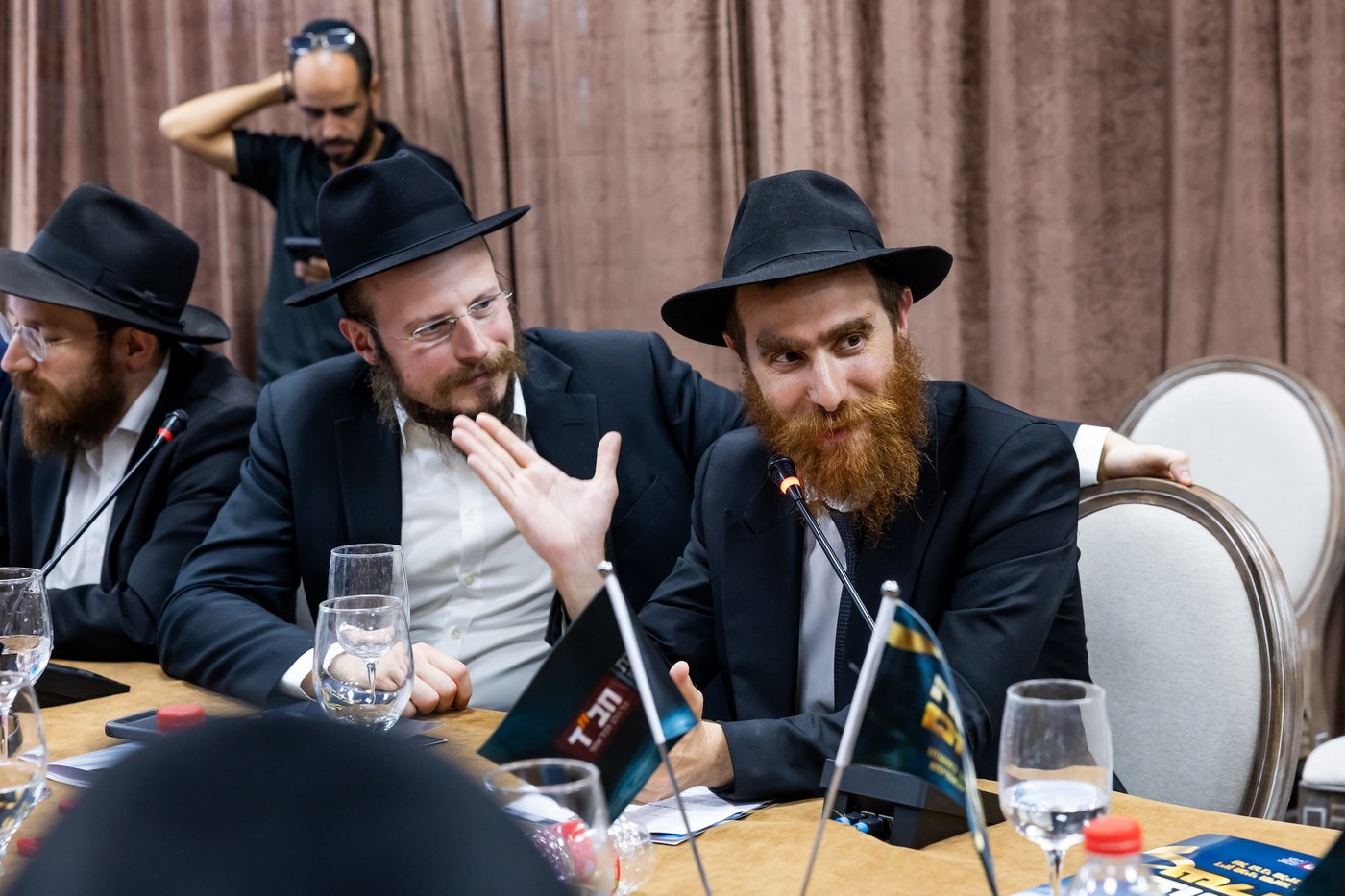 אירוע השקת הספר "עושה שלום" | צילום: מנדי טויטו