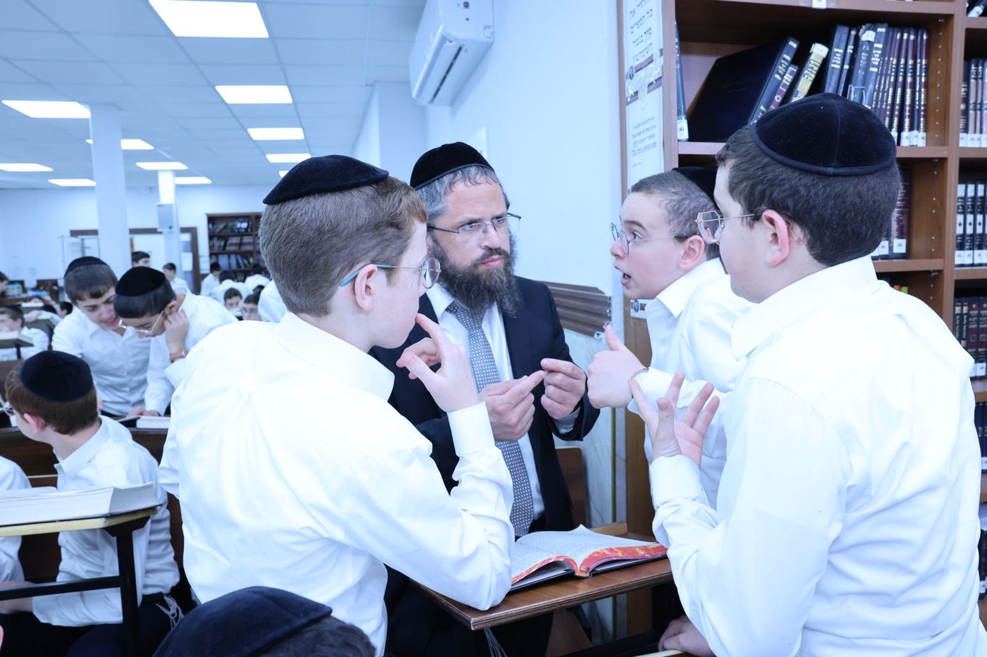 הגר"ש שטיינמן בישיבת ברכת שמואל | צילום: באדיבות המצלם