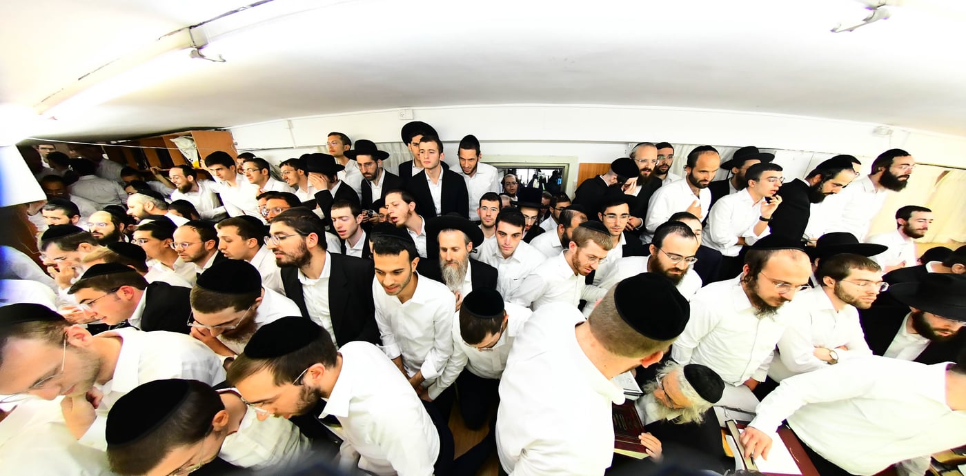 ראש הישיבה הגאון רבי דוב לנדו שליט"א בישיבת מיר | צילום: שוקי לרר
