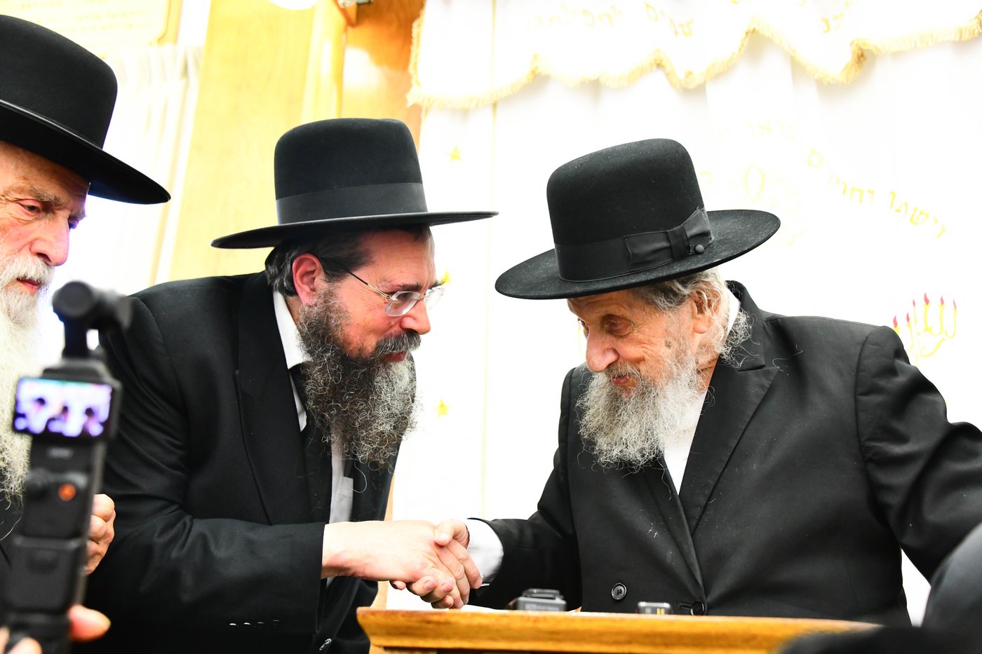 ראש הישיבה הגאון רבי דוב לנדו שליט"א בישיבת מיר | צילום: שוקי לרר