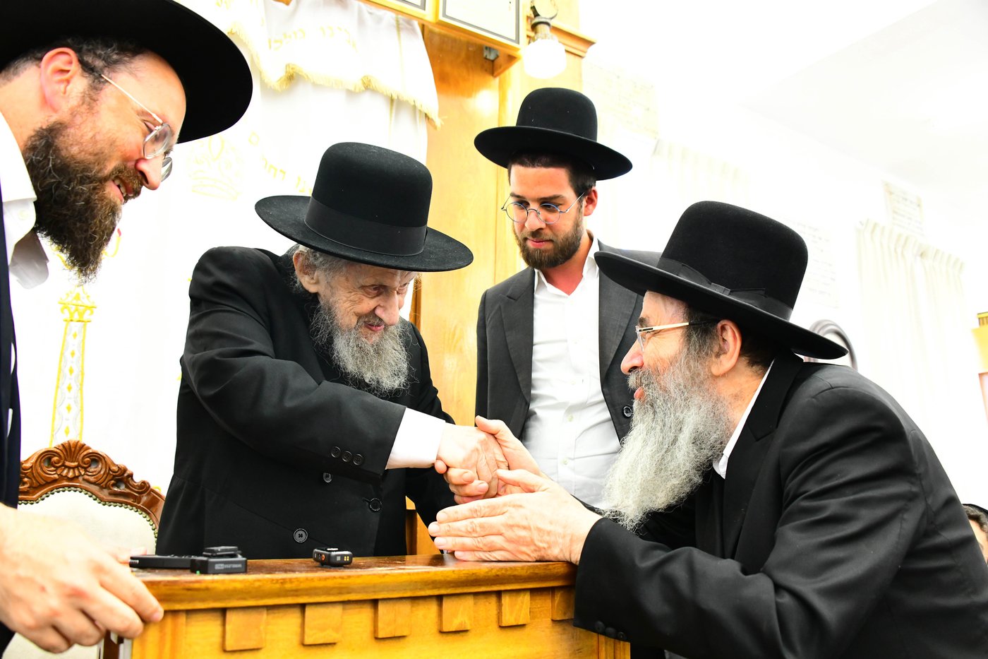 ראש הישיבה הגאון רבי דוב לנדו שליט"א בישיבת מיר | צילום: שוקי לרר