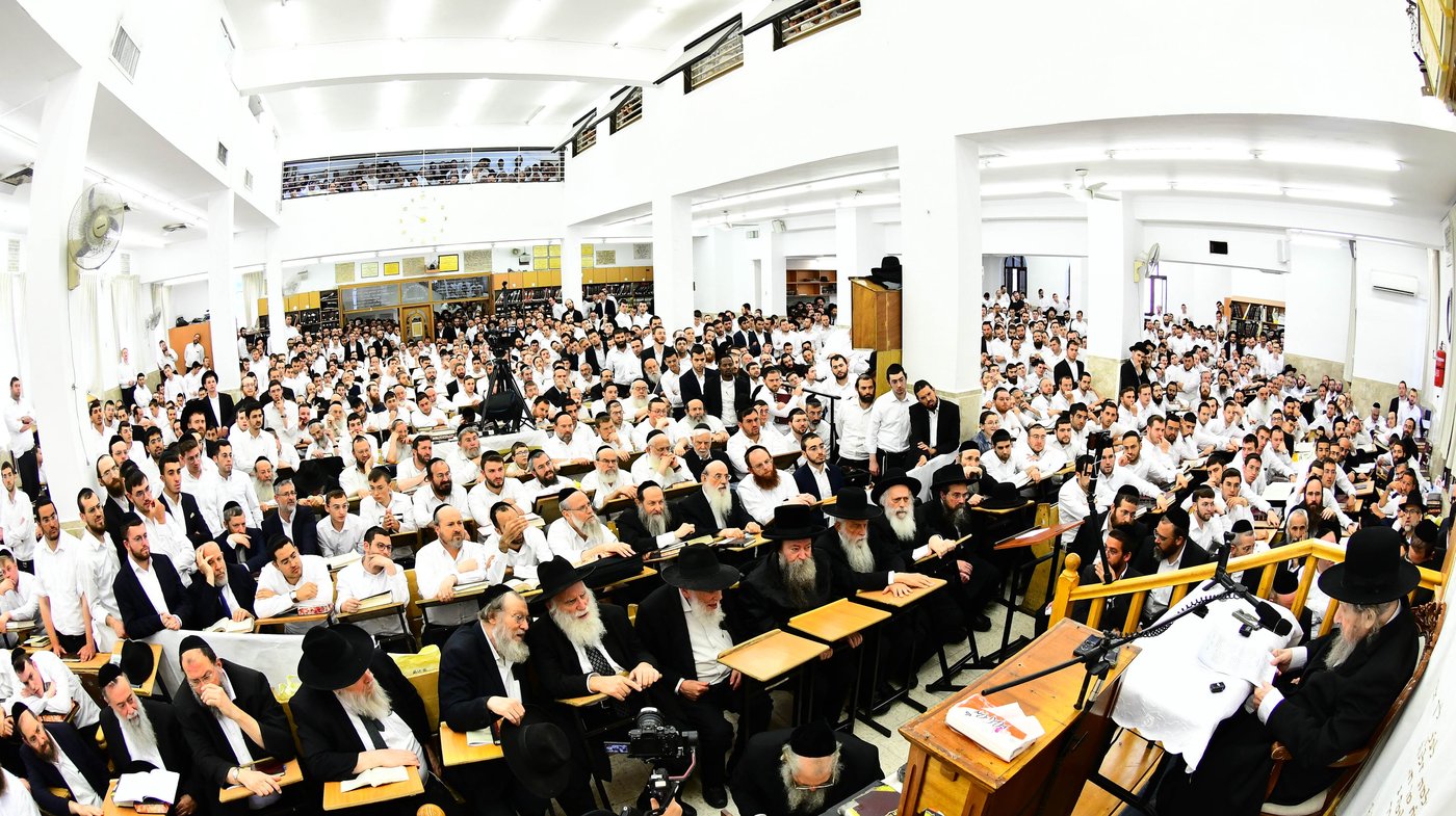 ראש הישיבה הגאון רבי דוב לנדו שליט"א בישיבת מיר | צילום: שוקי לרר
