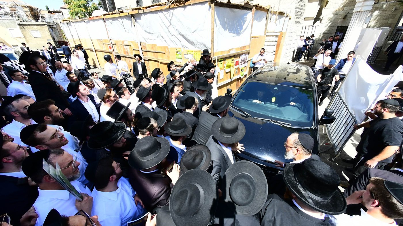 ראש הישיבה הגאון רבי דוב לנדו שליט"א בישיבת מיר | צילום: שוקי לרר