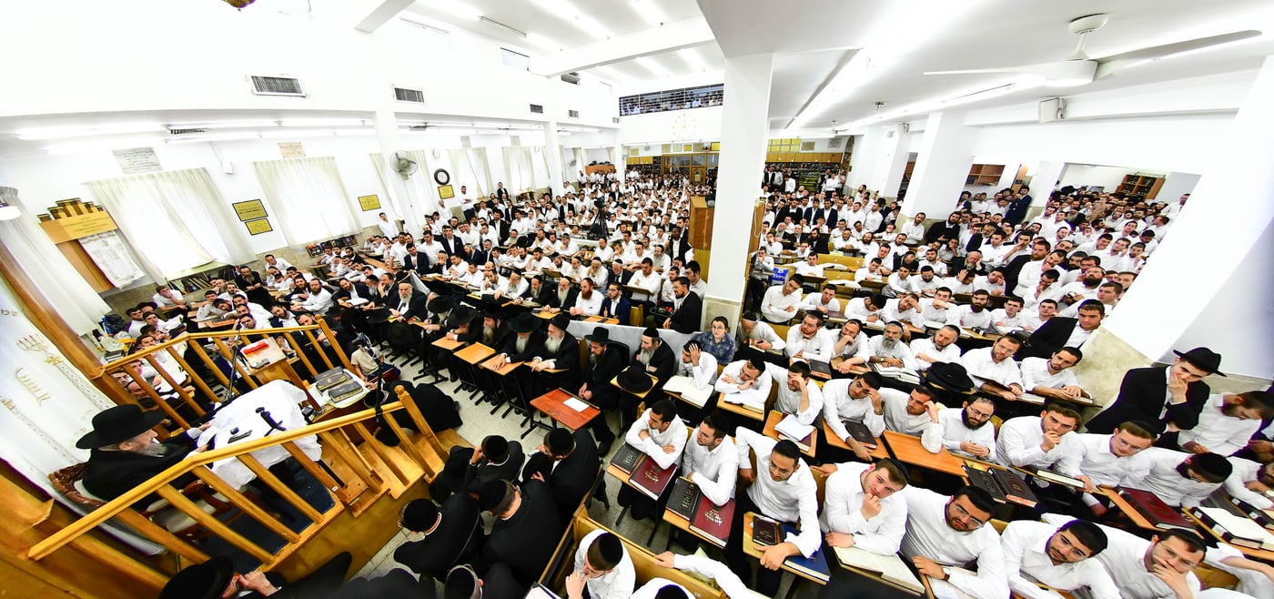 ראש הישיבה הגאון רבי דוב לנדו שליט"א בישיבת מיר | צילום: שוקי לרר