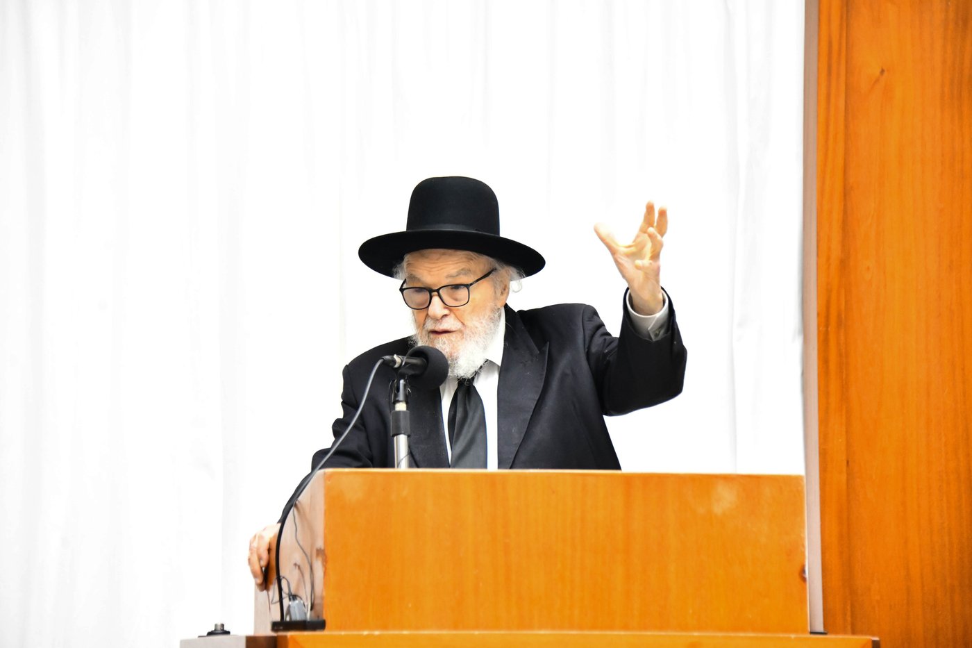 הגאון רבי משה הלל הירש שליט"א בישיבת מיר בברכפלד