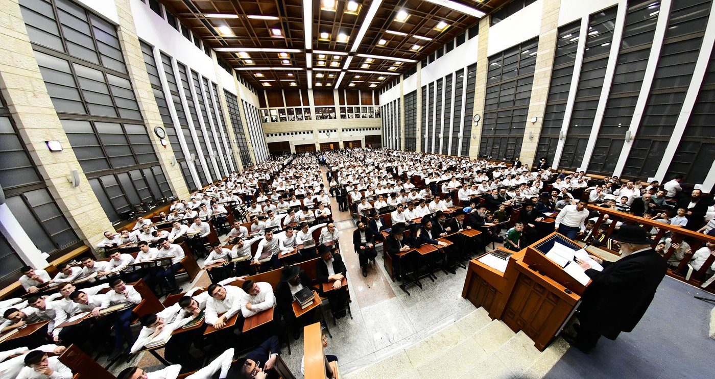 הגאון רבי משה הלל הירש שליט"א בישיבת מיר בברכפלד