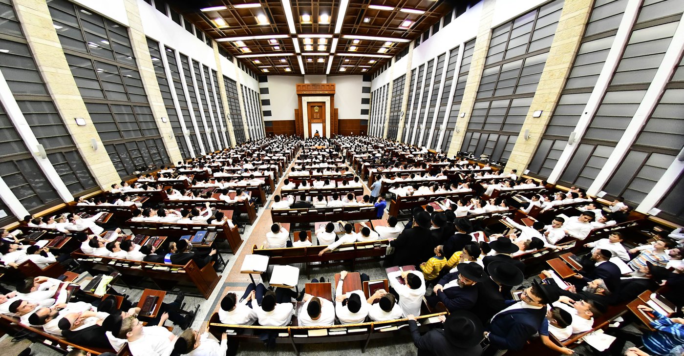 הגאון רבי משה הלל הירש שליט"א בישיבת מיר בברכפלד