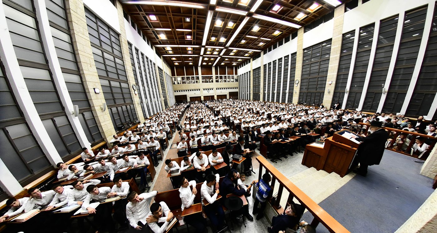 הגאון רבי משה הלל הירש שליט"א בישיבת מיר בברכפלד