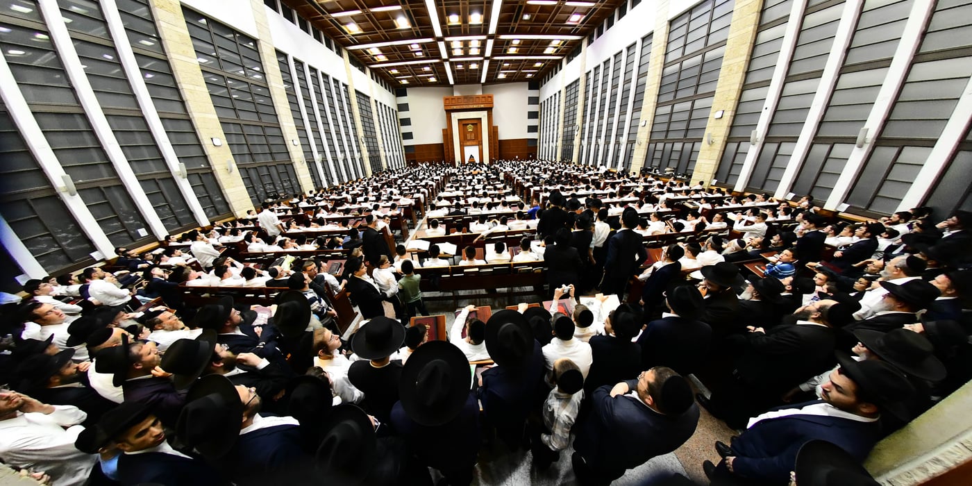 הגאון רבי משה הלל הירש שליט"א בישיבת מיר בברכפלד