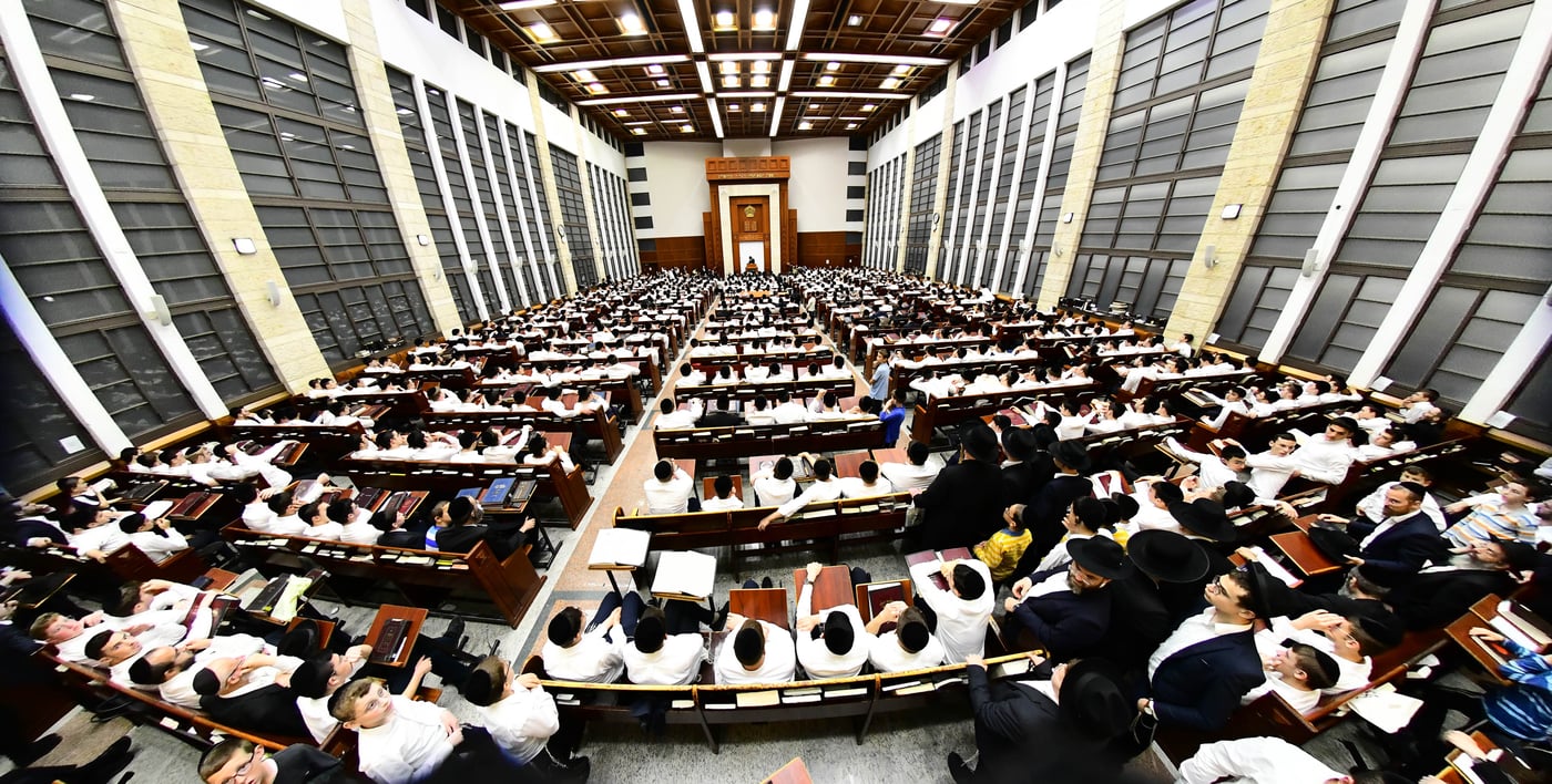 הגאון רבי משה הלל הירש שליט"א בישיבת מיר בברכפלד