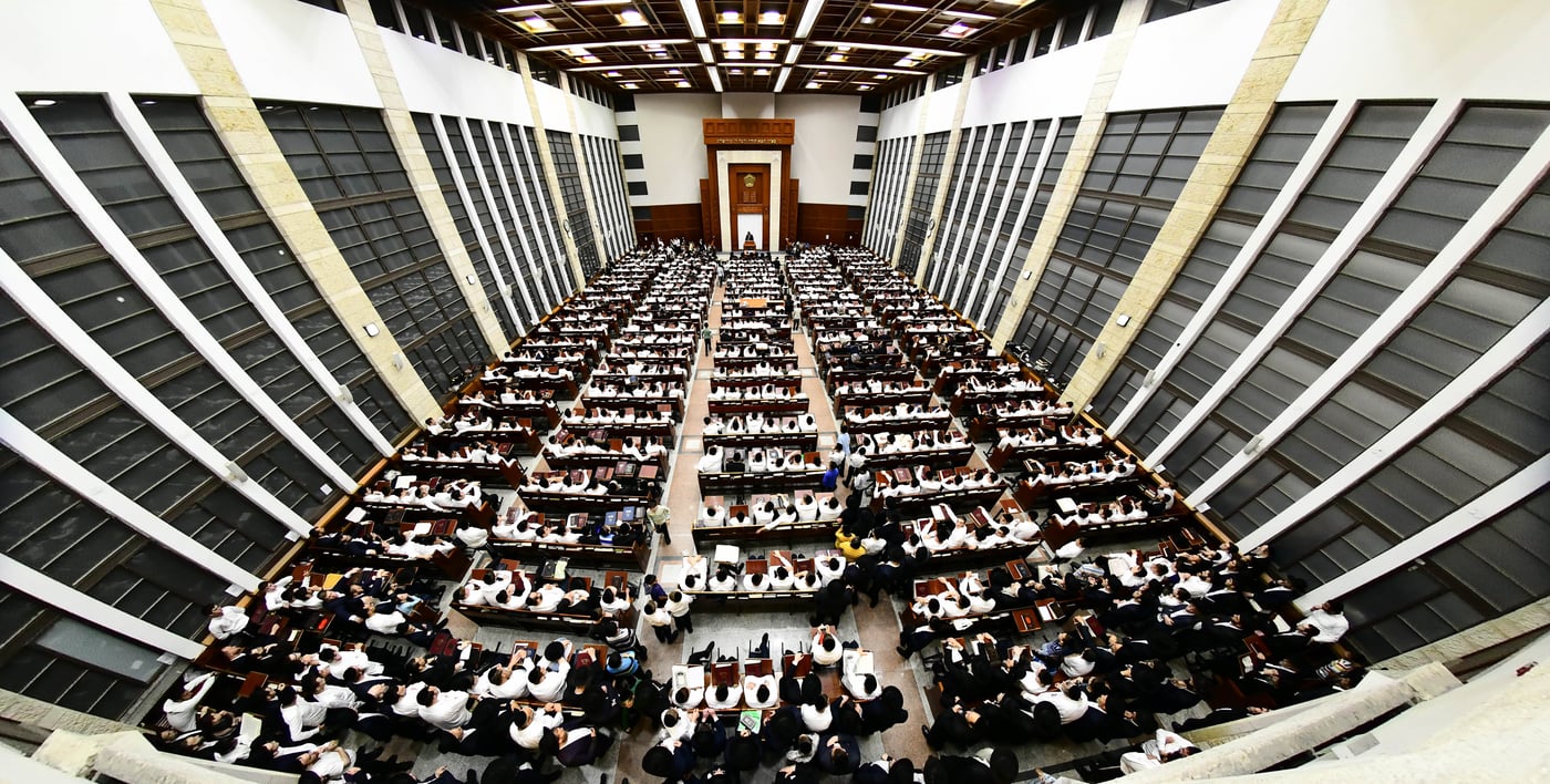 הגאון רבי משה הלל הירש שליט"א בישיבת מיר בברכפלד
