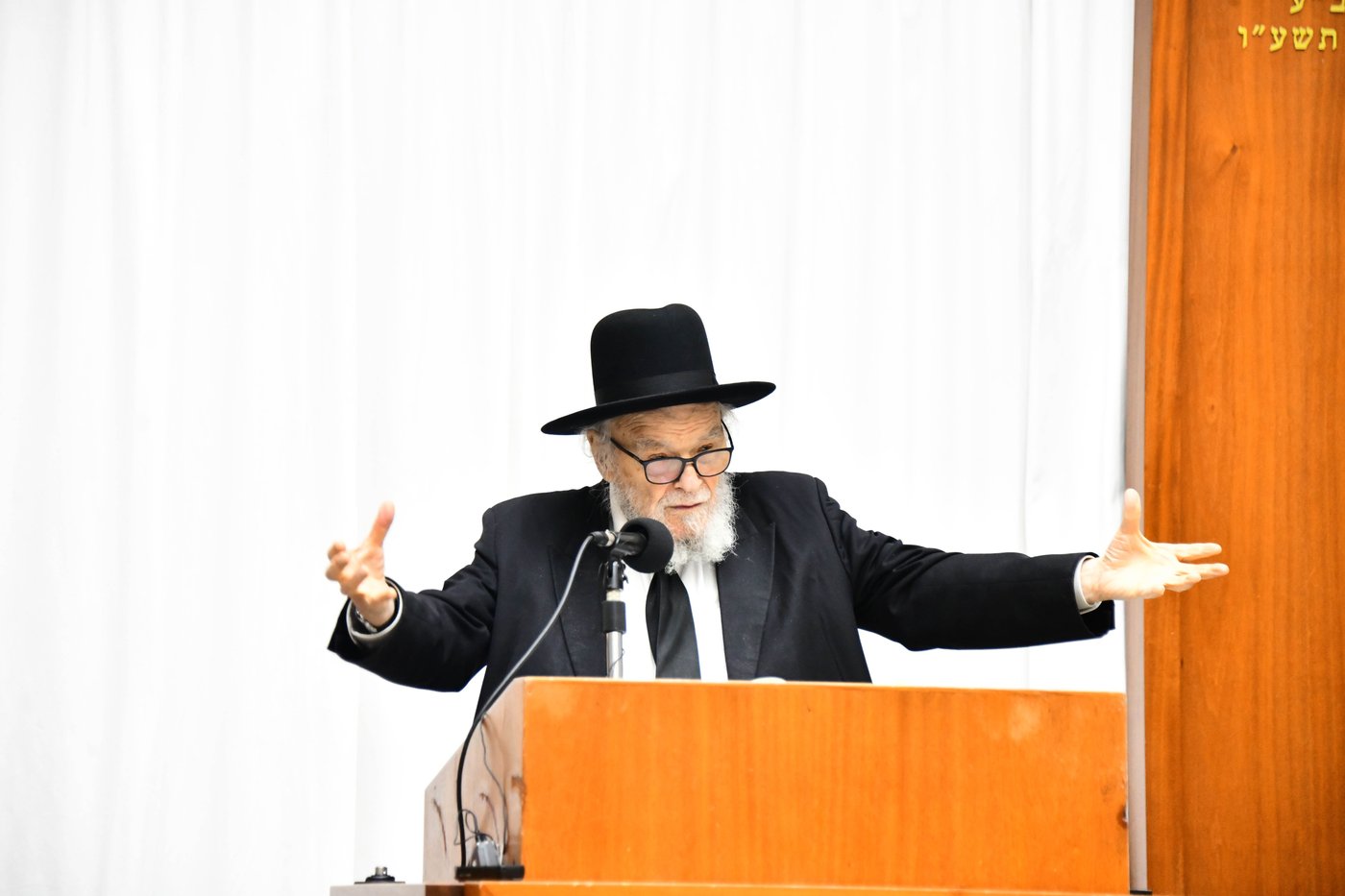 הגאון רבי משה הלל הירש שליט"א בישיבת מיר בברכפלד