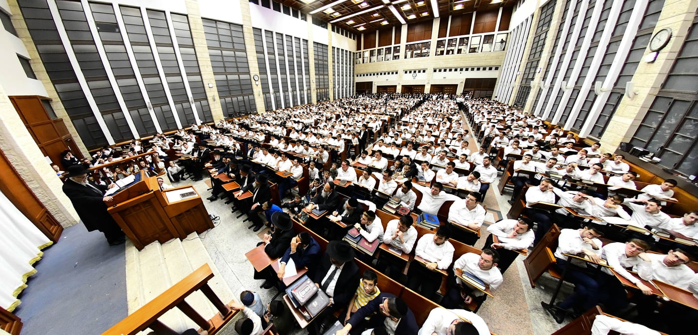 הגאון רבי משה הלל הירש שליט"א בישיבת מיר בברכפלד