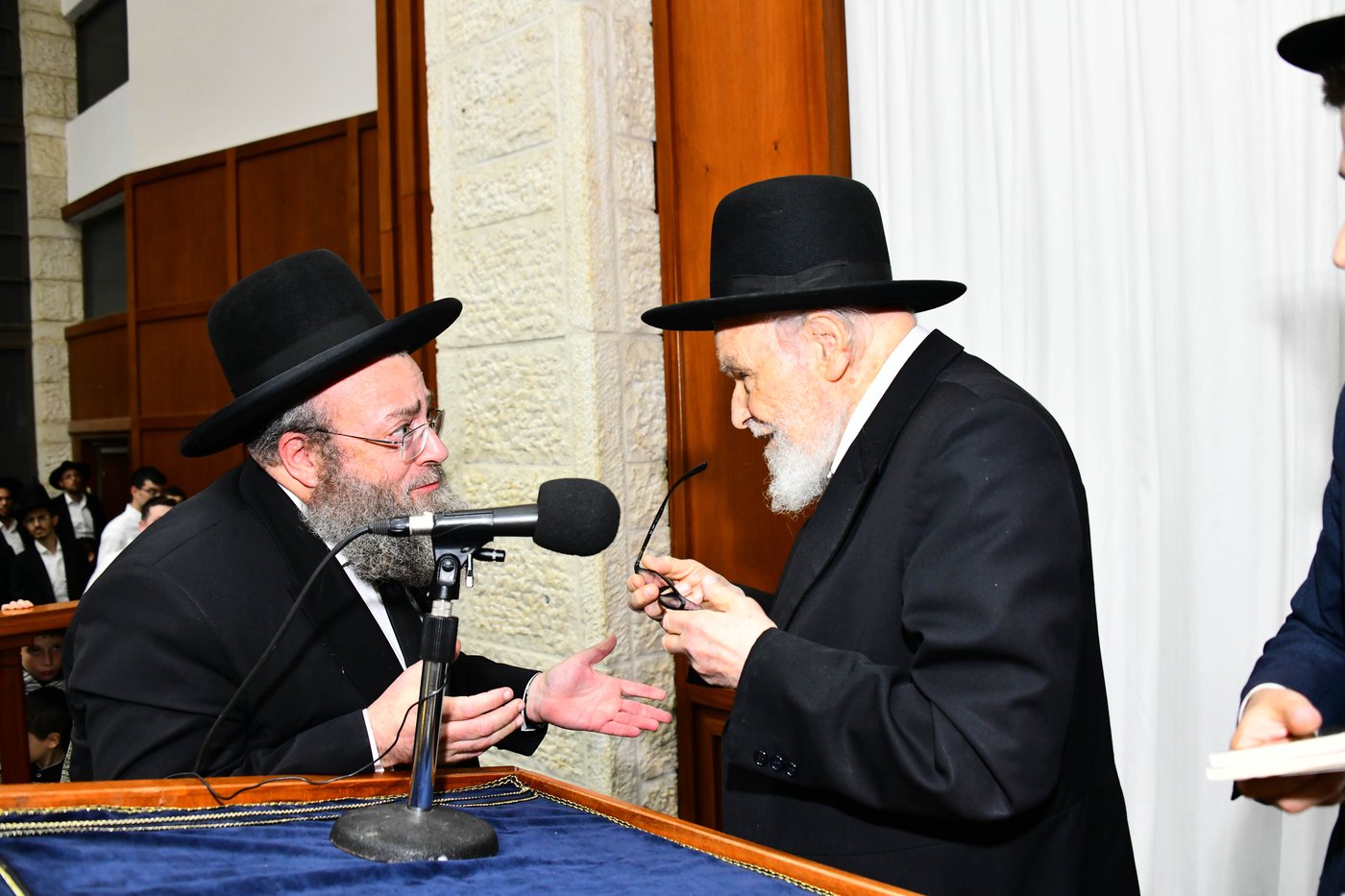 הגאון רבי משה הלל הירש שליט"א בישיבת מיר בברכפלד
