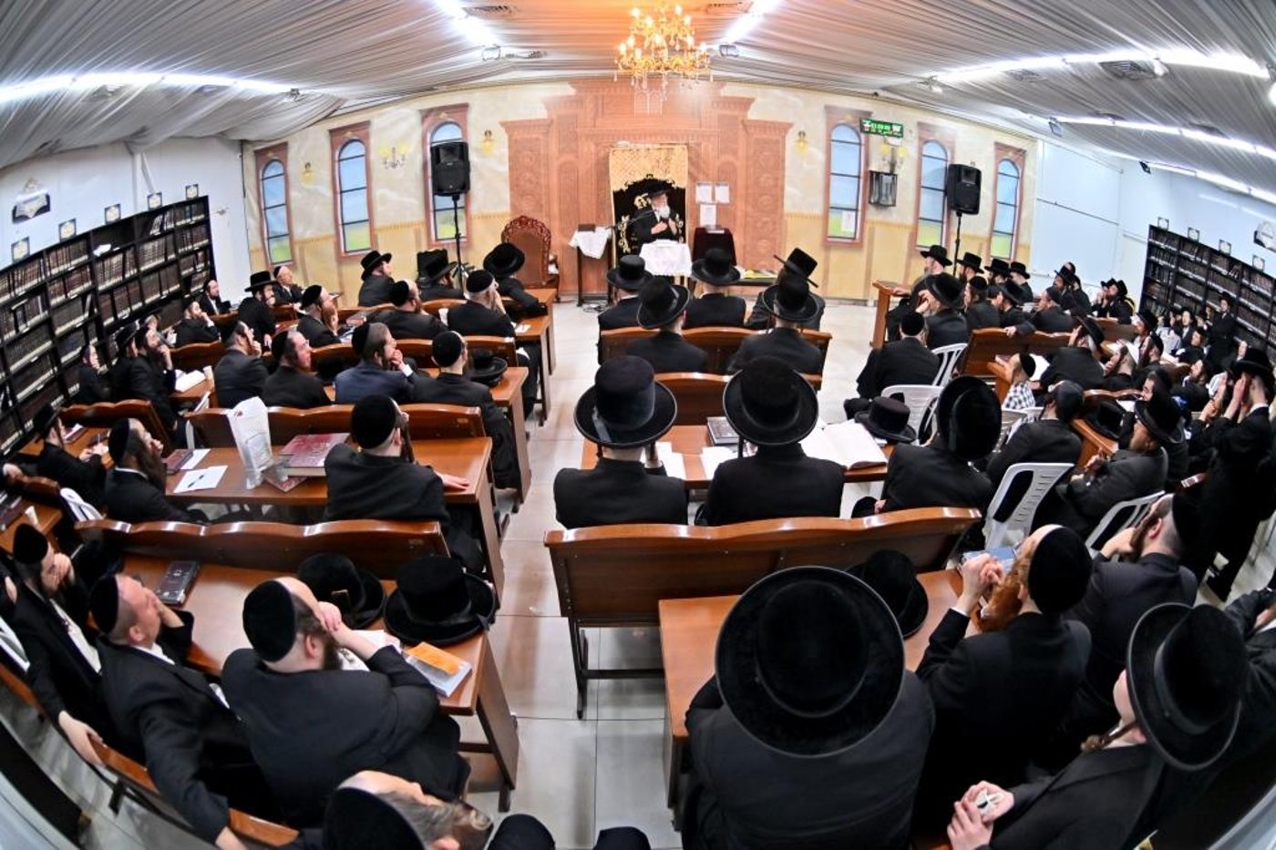הגאון רבי יעקב מאיר שטרן שליט"א בבית המדרש ספינקא בבית שמש