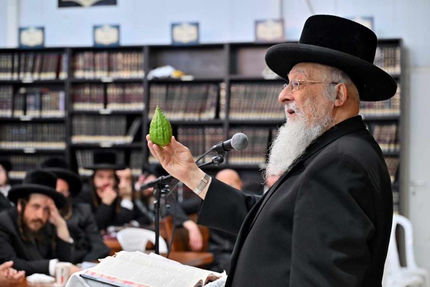 הגאון רבי יעקב מאיר שטרן שליט"א בבית המדרש ספינקא בבית שמש