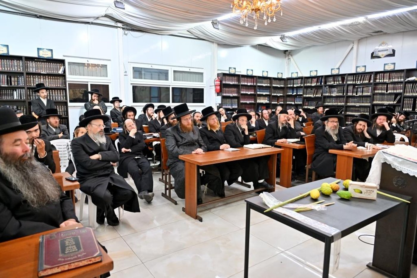 הגאון רבי יעקב מאיר שטרן שליט"א בבית המדרש ספינקא בבית שמש