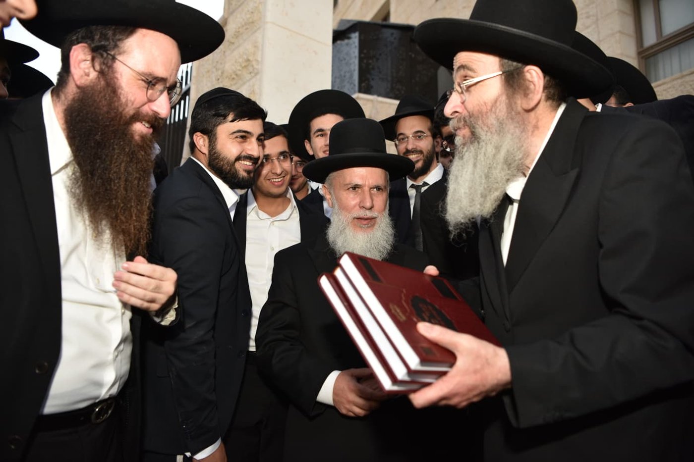 הגאון רבי בנימין פינקל שליט"א בישיבת אבני נזר