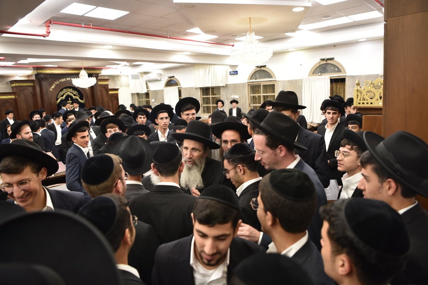 הגאון רבי בנימין פינקל שליט"א בישיבת אבני נזר