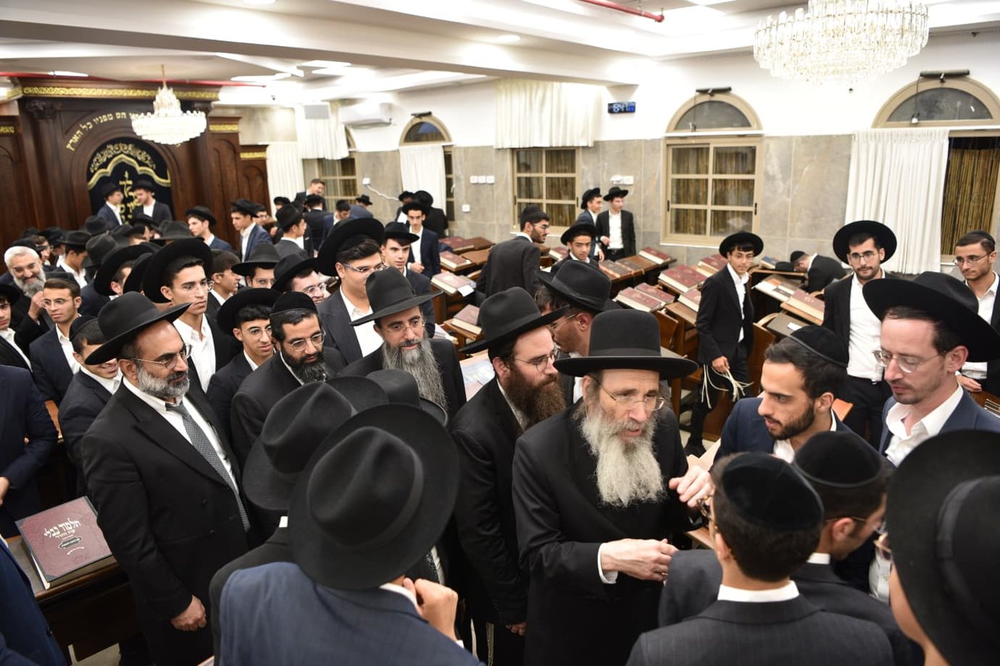 הגאון רבי בנימין פינקל שליט"א בישיבת אבני נזר