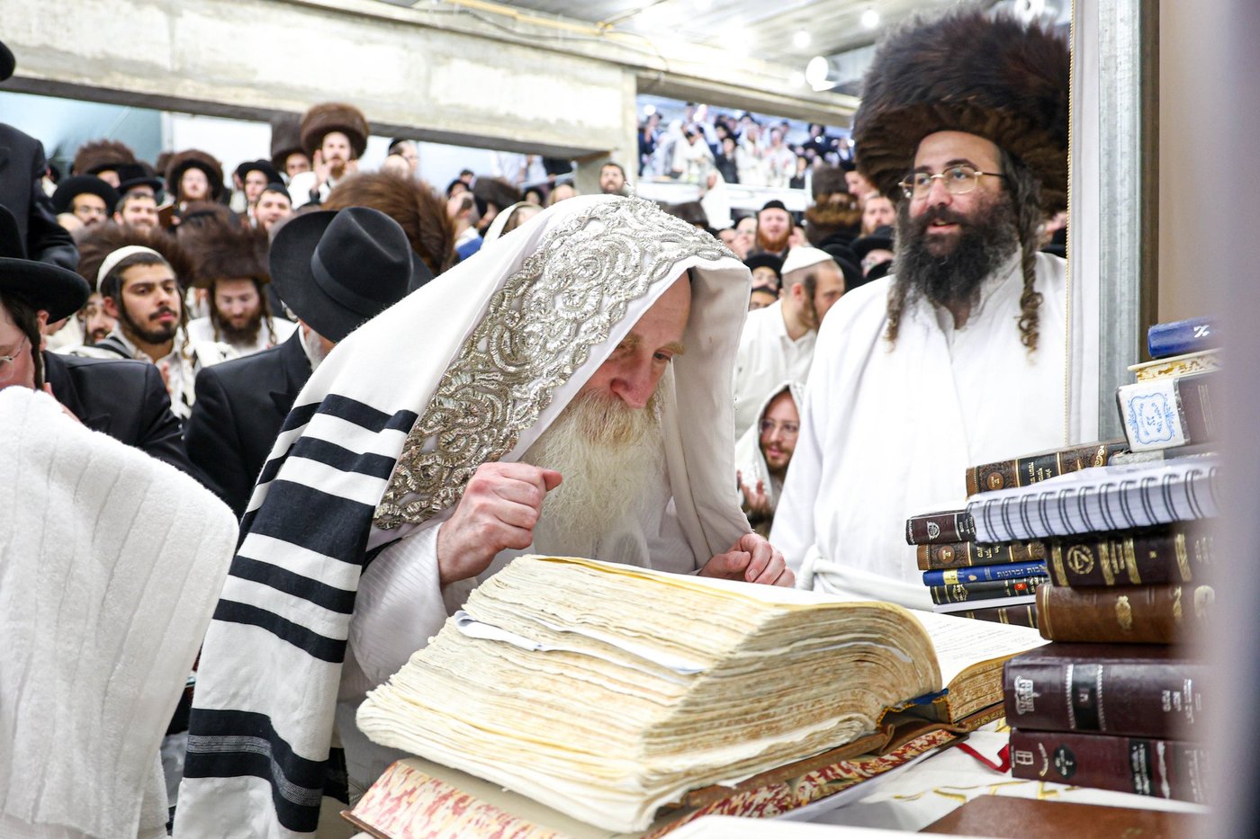 מוצאי ראש השנה אצל הגאון האדמו"ר מתורת חכם שליט"א