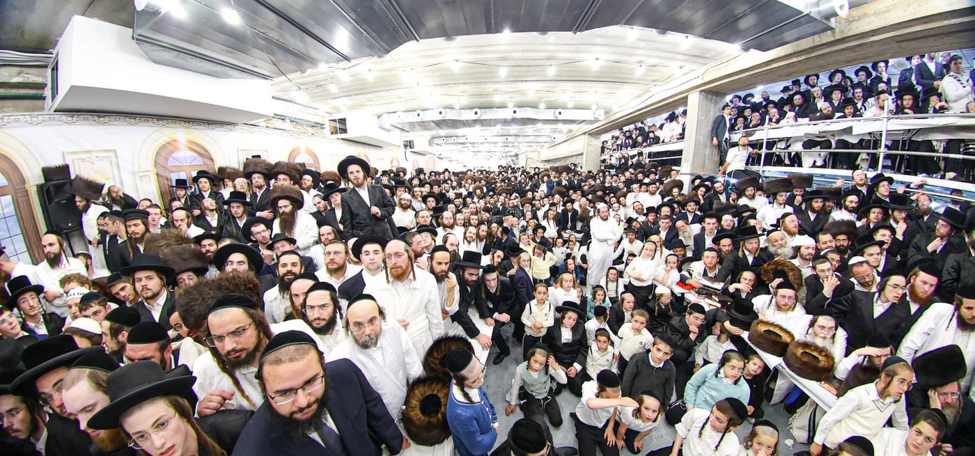 מוצאי ראש השנה אצל הגאון האדמו"ר מתורת חכם שליט"א