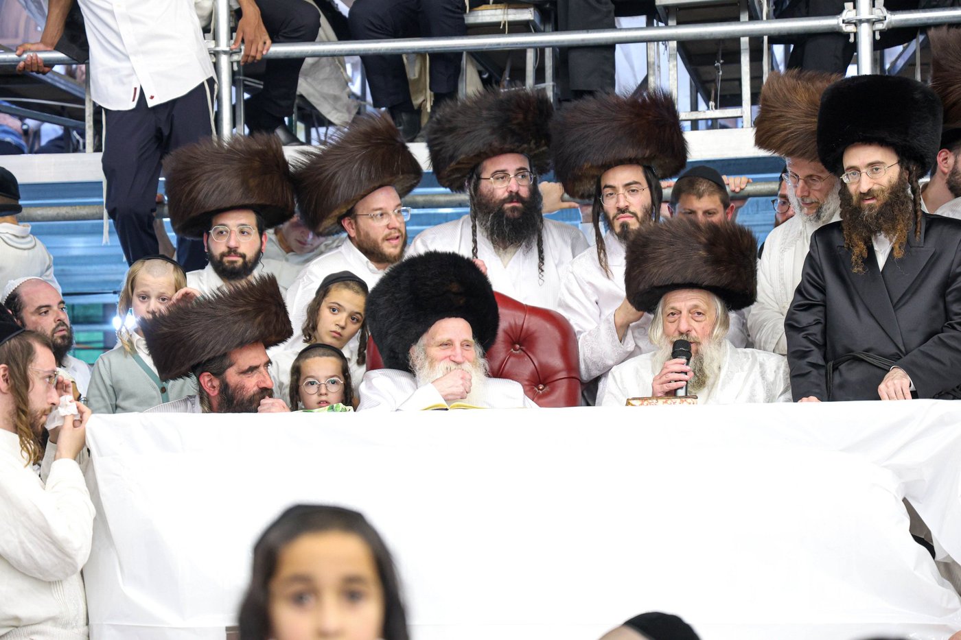 מוצאי ראש השנה אצל הגאון האדמו"ר מתורת חכם שליט"א