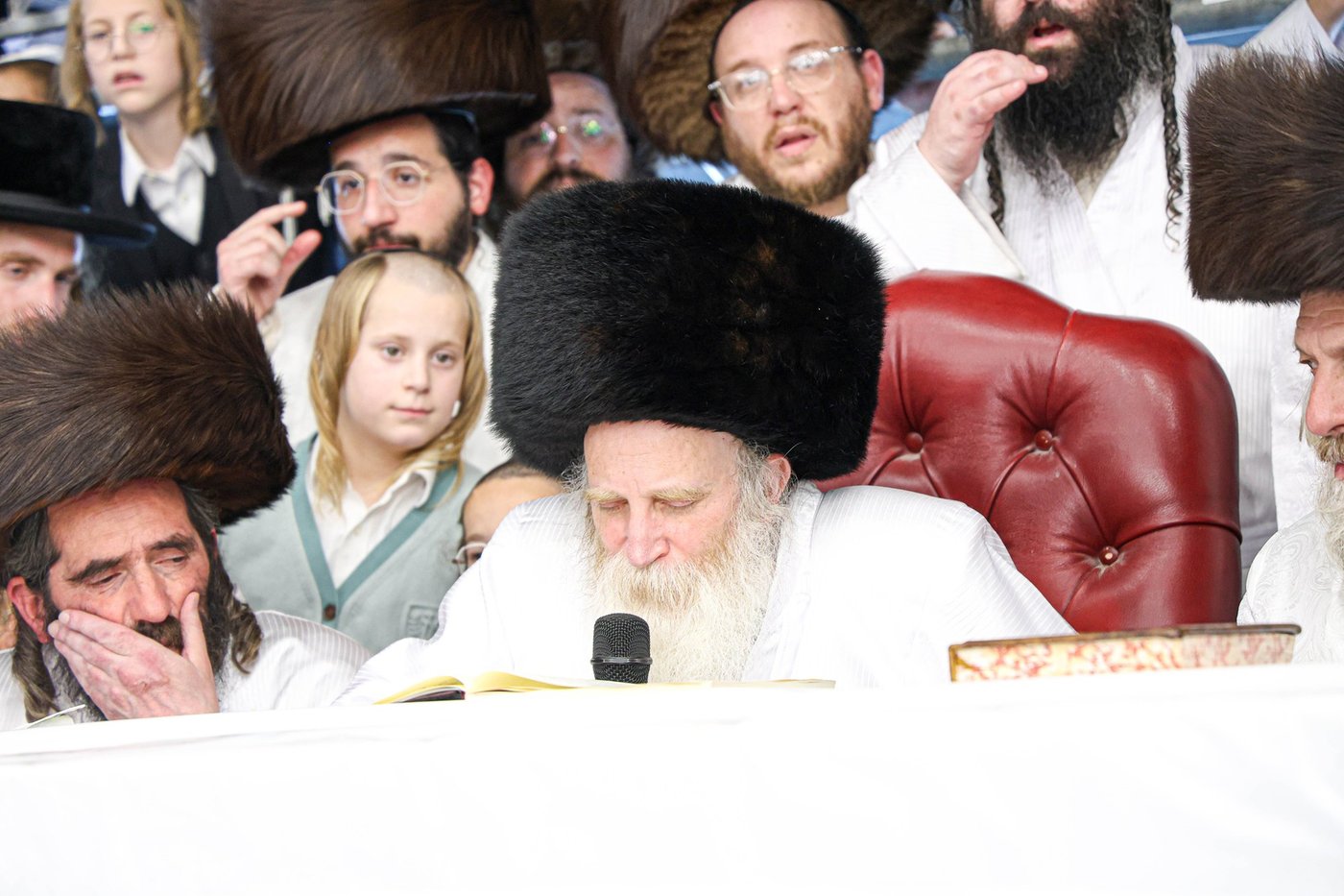 מוצאי ראש השנה אצל הגאון האדמו"ר מתורת חכם שליט"א
