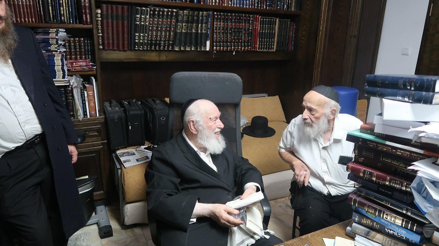 הגר"י זילברשטיין שליט"א במנהג כפרות