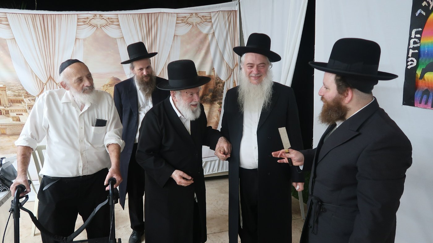 הגר"י זילברשטיין שליט"א במנהג כפרות