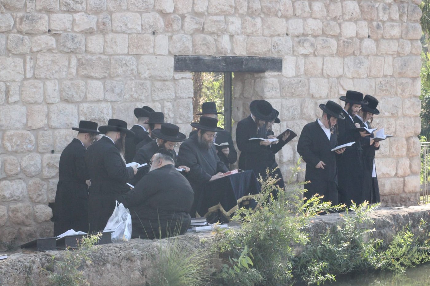 האדמו"ר מצאנז ז'מיגראד שליט"א בתשליך