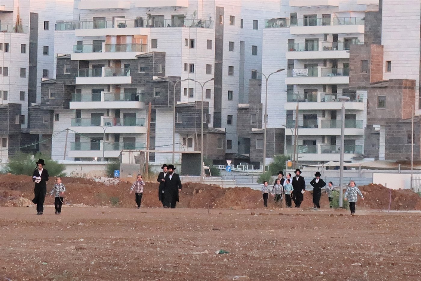 האדמו"ר ממיאלען שליט"א בתשליך | צילום: י. פריד
