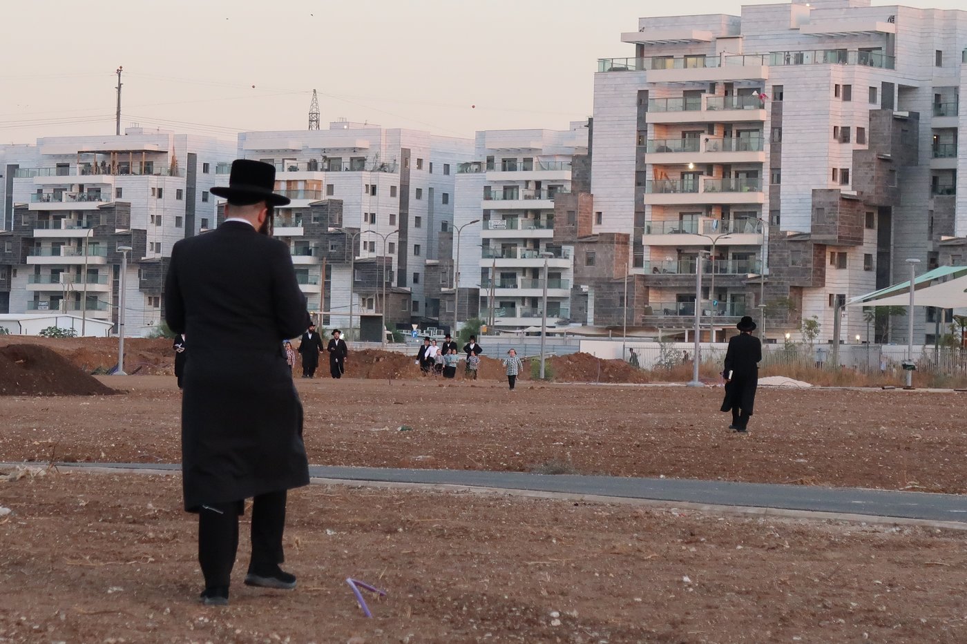 האדמו"ר ממיאלען שליט"א בתשליך | צילום: י. פריד